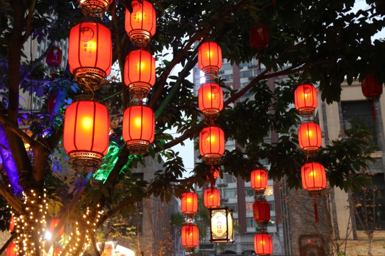 这里有关于重庆的一切 关注            #情人节不浪漫,人间不值得