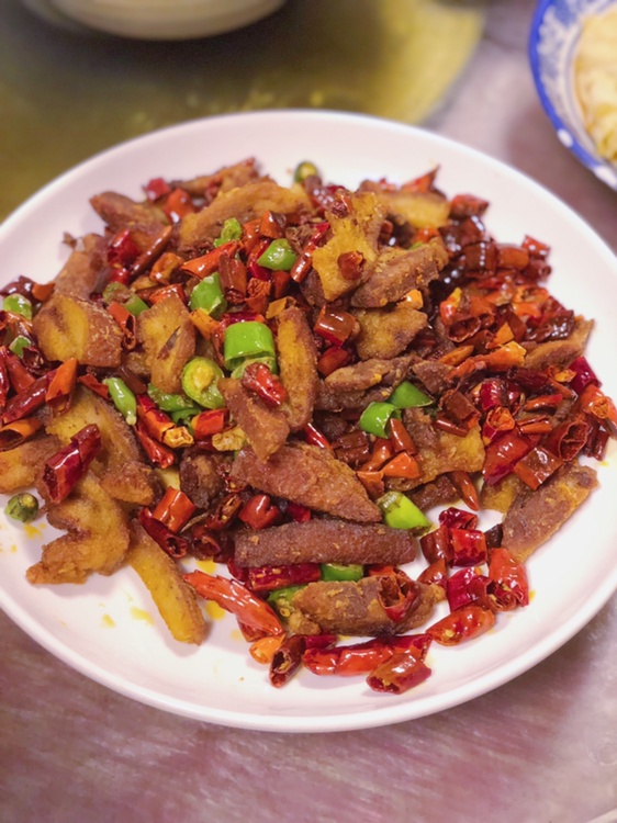 其他的菜真的很不错 推荐鱼香肉丝,干煸藕丝,夫妻肺片,凉面,串串兔