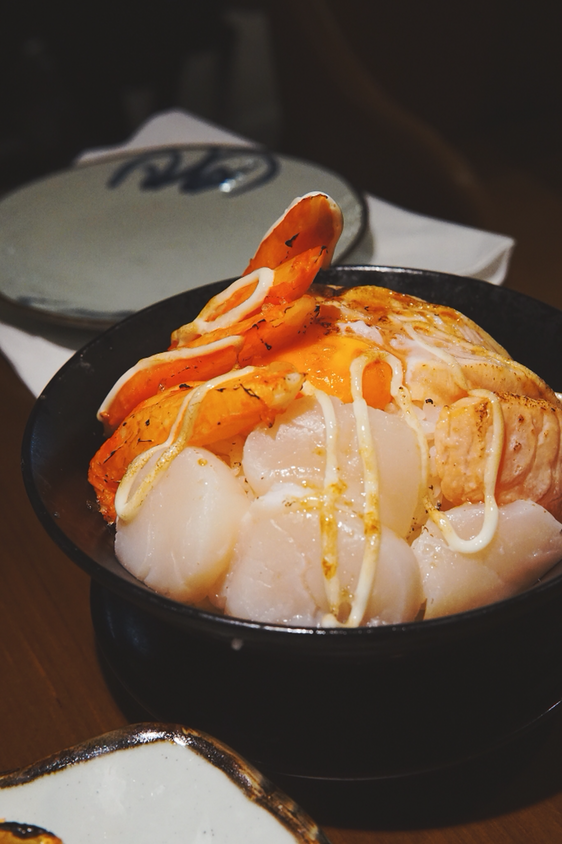 推荐: ◤赤焰三帝丼◢  推荐理由: ① 海带子,大蟹腿,三文鱼腩,海鲜