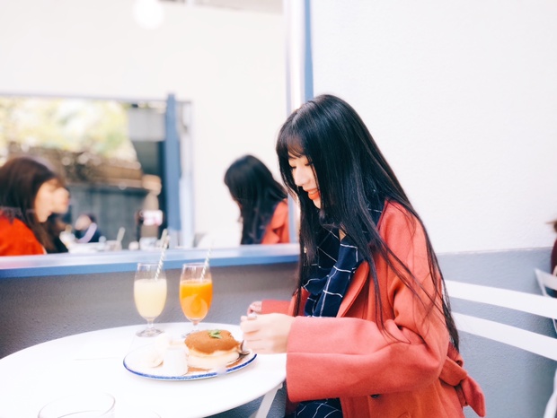 路上全是拍照的漂亮小姐姐 沿路也是一系列网红咖啡厅 stack也是种草