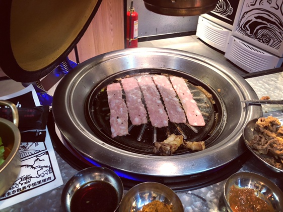 炉边烤肉探店