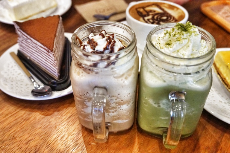 关注 #巧克力千层蛋糕 #北海道芝士蛋糕 #抹茶咖啡冰沙 musee cafe