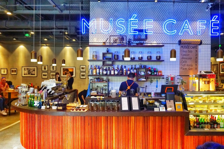 关注 #巧克力千层蛋糕 #北海道芝士蛋糕 #抹茶咖啡冰沙 musee cafe