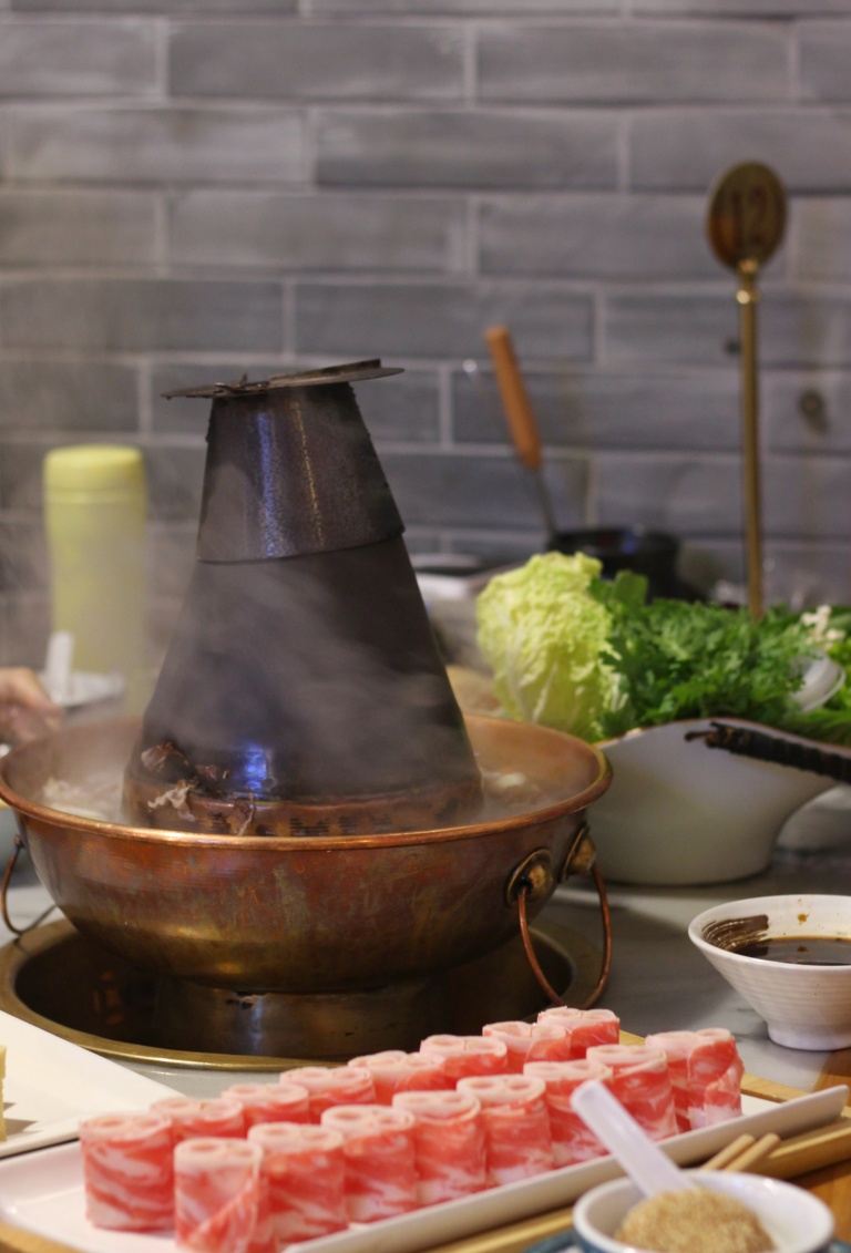 奇门涮肉—下雨天配铜锅羊肉