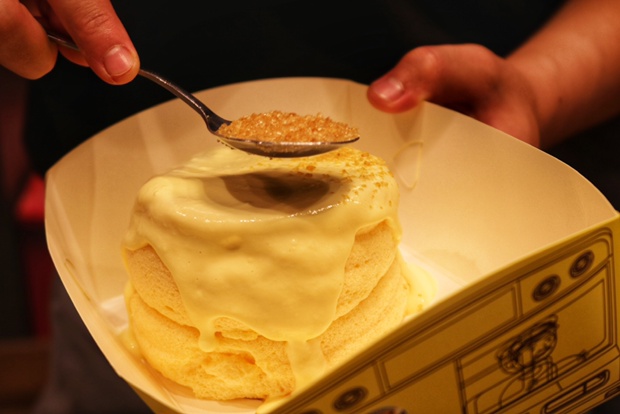 咬一口,是软绵绵的梳乎厘呀!