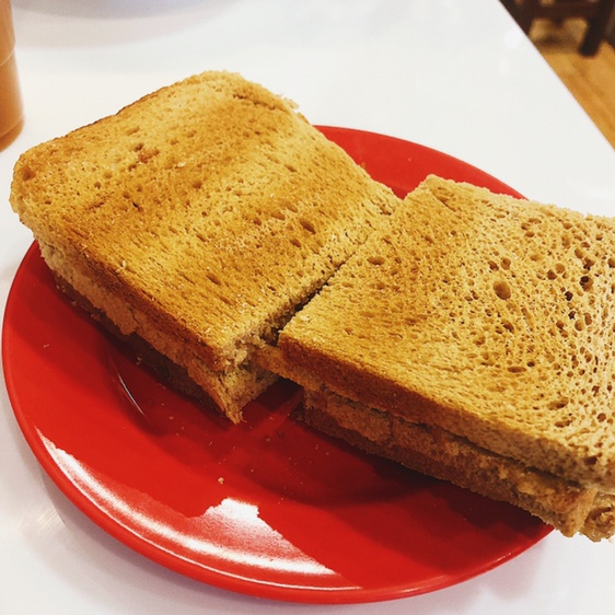 新加坡的国民早餐店亚坤咖椰吐司