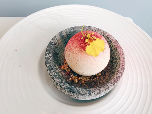 关注 对分子料理没什么了解,可是看见有做分子甜品的店,就忍不住想一