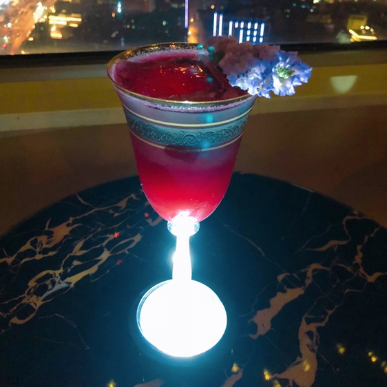 女孩子的聚会跟鸡尾酒最配