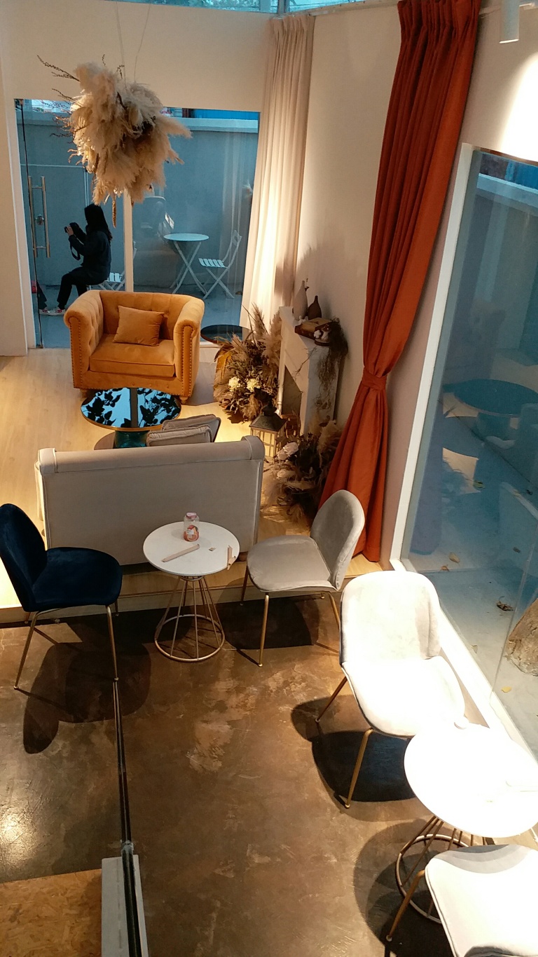 一家环境很好,很小资的店铺